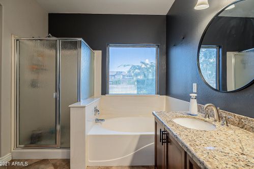 3711 Oxford Ln, Gilbert AZ  85295-4679 exterior