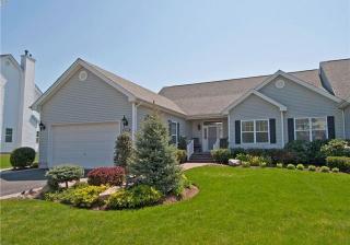 223 Rivendell Ct, Huntington Station, NY 11747-5354