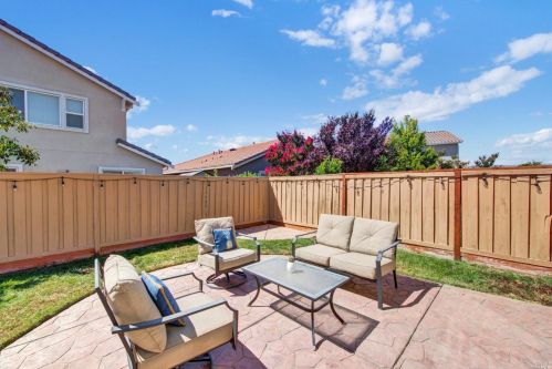 542 Twilight St, Vacaville CA  95688-8829 exterior