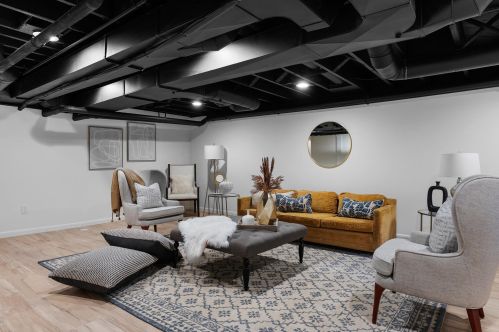 4150 Lake Dr, Milwaukee WI  53211-1719 exterior