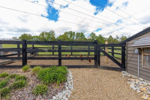 17978 Nashport Rd, Nashport OH  43830-4601 exterior