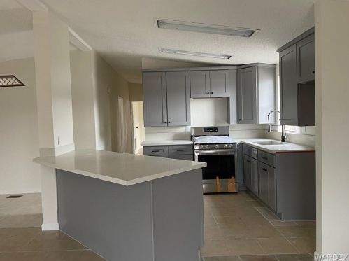 1943 Castleberry Ln, Bullhead City, AZ 86442-4636