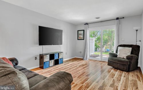 1528 Macintosh Way, Hummelstown PA  17036-8727 exterior