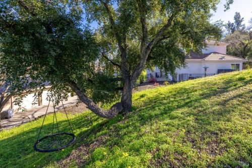 2054 Zinfandel Ct, Vacaville CA  95688-2829 exterior