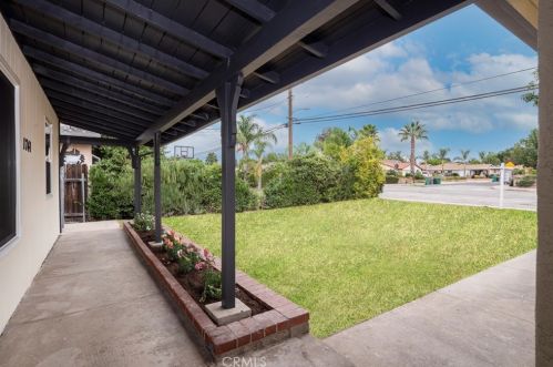 1741 Valley Center Ave, Glendora CA  91740-6132 exterior