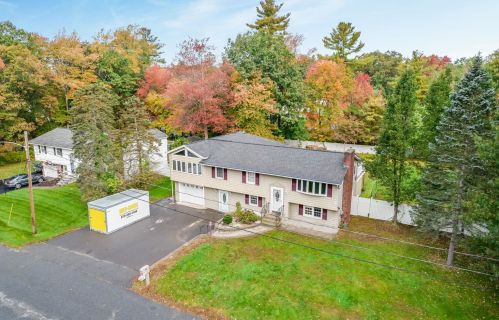 36 Colonial Dr, Salem, NH 03079-3475