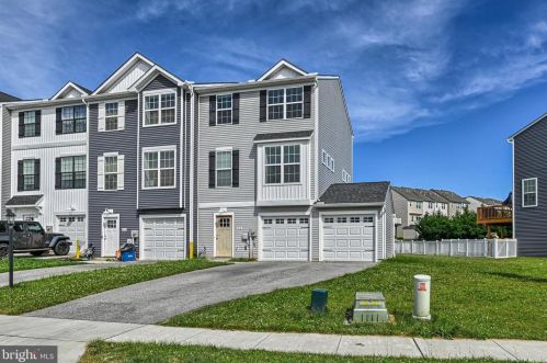 510 Charles Ave, Hanover PA 17331-3353 exterior