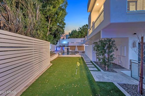 7627 22nd St, Phoenix AZ  85020-4706 exterior