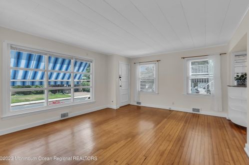 1604 Maplewood Rd, Belmar NJ 07719-3151 exterior