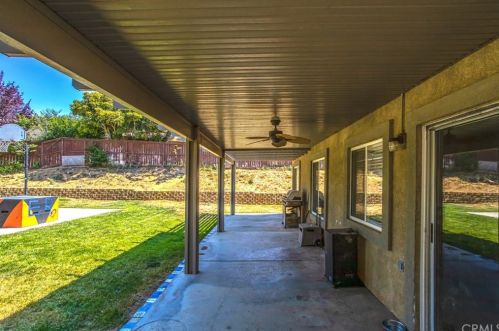1477 Bluebird Ct, Beaumont, CA 92223-7115