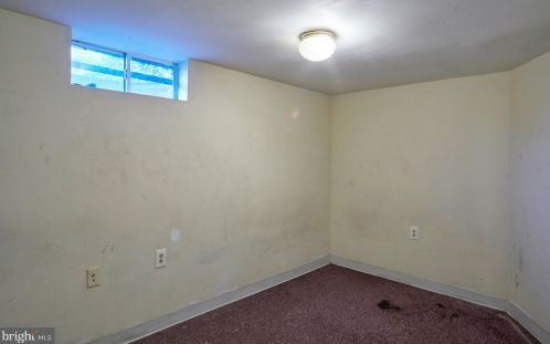 6833 Lee Ave, Camden NJ  08110-6122 exterior