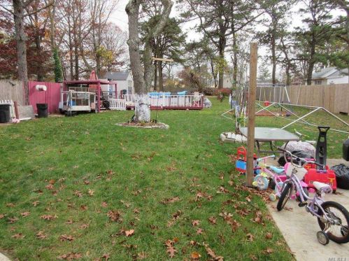 60 Patton Ave, Wheatley Heights NY  11798-4211 exterior