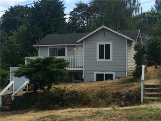 8811 117th St, Seattle, WA 98178-4020