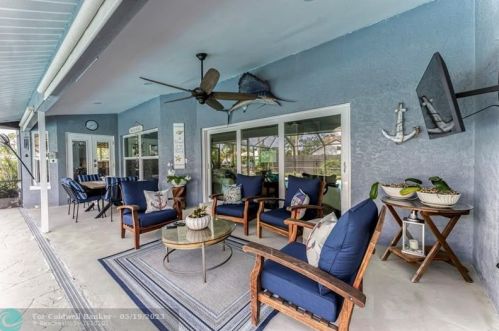 2399 Floresta Dr, Fort Pierce FL  34984-5218 exterior