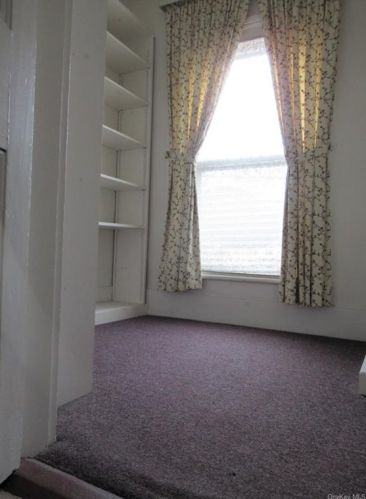 18 Main St, Port Jervis NY  12771-2111 exterior