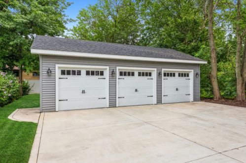 504 Court St, Crown Point, IN 46307-4338