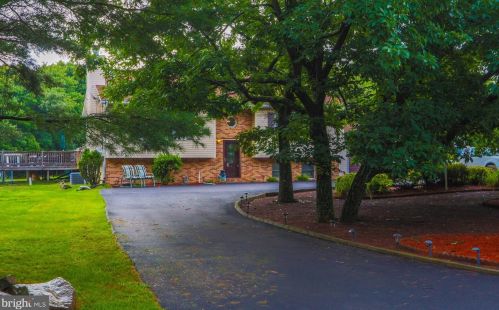 2860 Yellowstone Dr, Blakeslee, PA 18610-2439