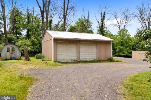 2726 Yost Rd, Perkiomenville, PA 18074-9580