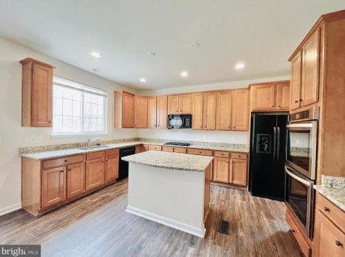 38 Carriage Hill Dr, Fredericksburg VA  22405-5625 exterior