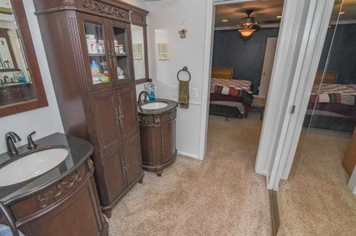 8883 Valley Circle Dr, Florence KY  41042-9523 exterior