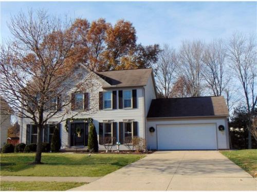 3673 Piperglen Ave, Massillon, OH 44646-7320