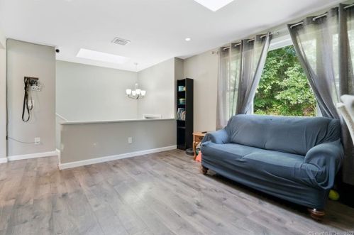 26 Blish Rd, East Hampton CT  06447-1110 exterior