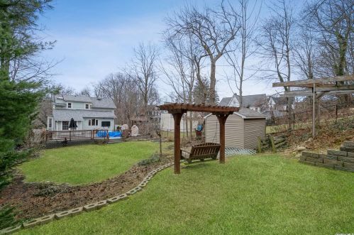 18 Washington Pl, Northport NY  11768-2936 exterior
