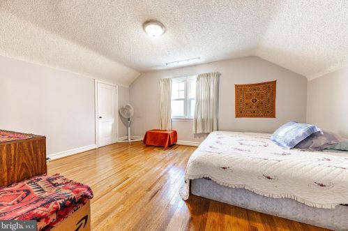 408 Hobart Dr, Tavistock NJ  08033-3623 exterior