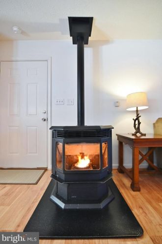 23 Bobby Ln, Edinburg VA  22824-2552 exterior