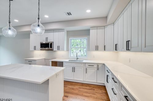 421 River Rd, Rahway NJ  07065-4203 exterior