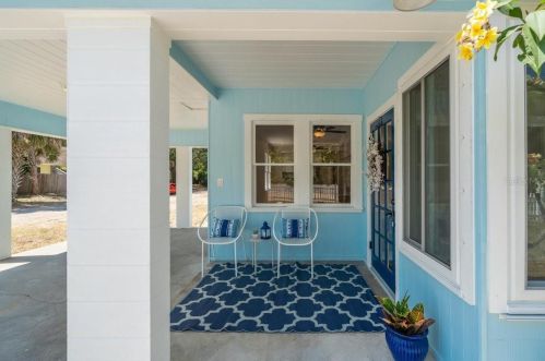 86 Anclote Rd, Tarpon Springs FL  34689-0070 exterior