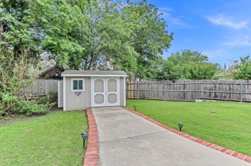 5352 Warm Springs Trl, Fort Worth TX  76137-3922 exterior
