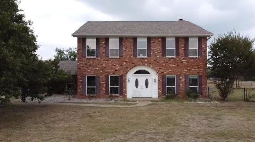 105 Country Green Ct, Weatherford, TX 76087-9015