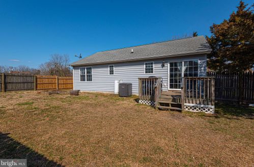 402 6th St, Laurel DE  19956-1363 exterior