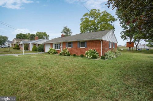 714 Gobin Dr, Carlisle, PA 17013-1511