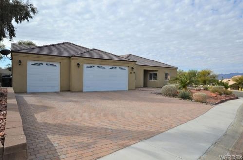 2214 Family Cir, Bullhead City, AZ 86442-8732
