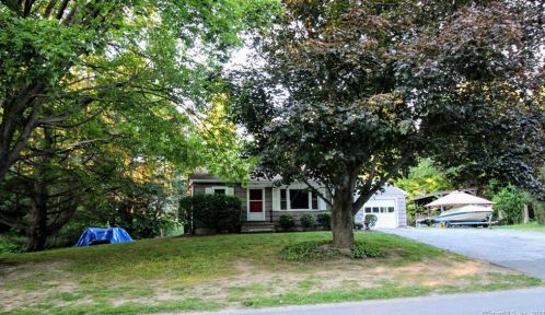 99 Laurel Hill Rd, Brookfield Center CT  06804-1014 exterior