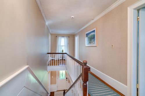 2 Emery Ln, Stratham NH  03885-2309 exterior