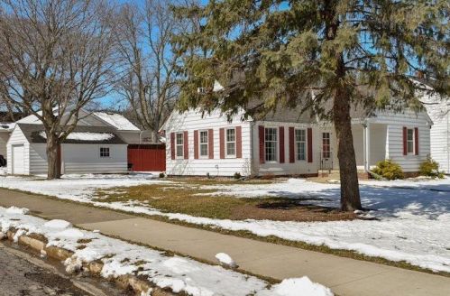 712 Hampton St, Fairmont MN  56031-4310 exterior