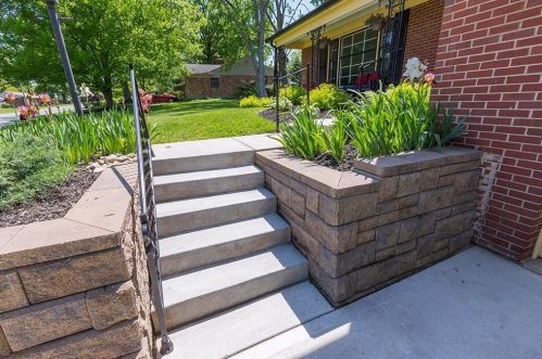 2261 Berrywood Dr, Cincinnati, OH 45244-2901