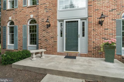 159 Fairway Dr, Harleysville, PA 19438-2533