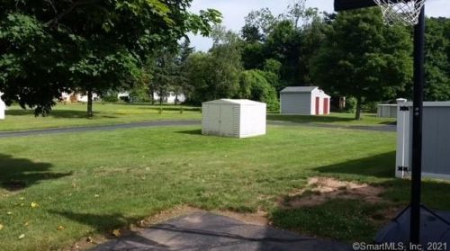 55 Pine River Rd, North Haven CT  06473-3312 exterior