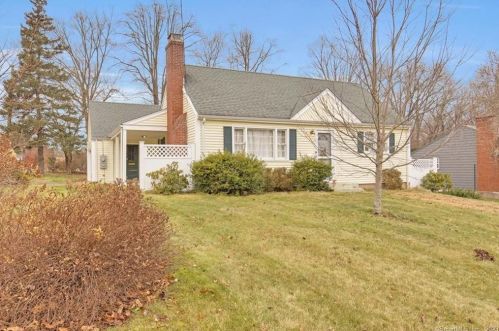 112 Arnott Rd, Manchester, CT 06040-4529