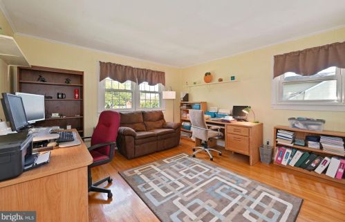 210 Wayne Dr, Riverton NJ  08077-3843 exterior