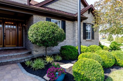 10740 Carolina Pines Dr, New Haven, OH 45030-4933