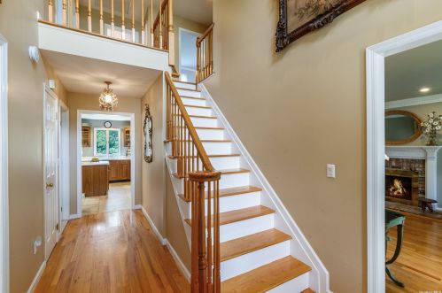 49 Roosevelt Ave, Muttontown, NY 11545-1529