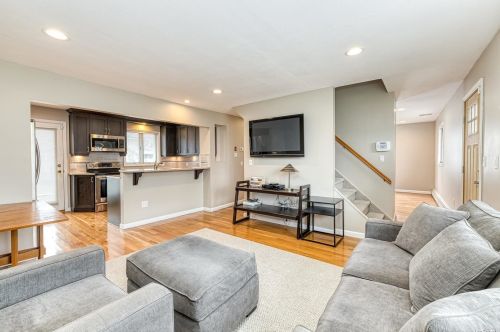 2580 Mariners Ave, North Wantagh, NY 11793-4404
