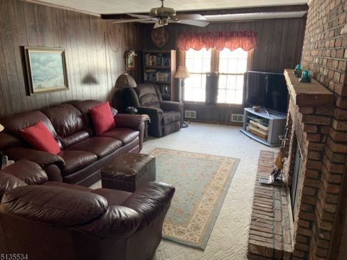 2 Cider Ml Rd, Flemington NJ  08822-1960 exterior