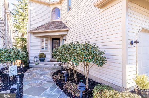 9303 Poplar Spring Ct, Springfield, VA 22015-3455