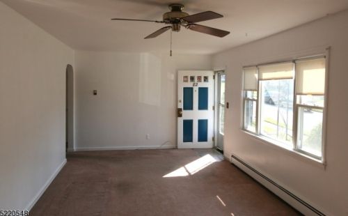 82 Elizabeth Pl, Paterson, NJ 07512-2606